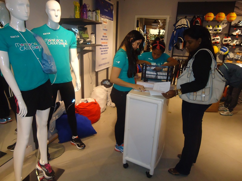 Os inscritos na maratona e nas provas de 5km e 10km podem retirar os kits na Loja Paquetá do Shopping Bela Vista (Foto: portal Bahiarun)