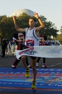 O atleta baiano foi o grande vencedor da Maratona Disney 2014