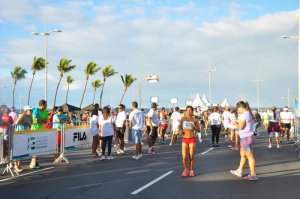 Carla Barbosa foi a segunda colocada na maratona feminina (Foto: Divulgação Latin Sports)