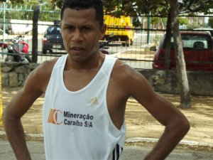 Edson Amaro é um dos destaques do atletismo local cotado para vencer a prova (Foto: Divulgação)
